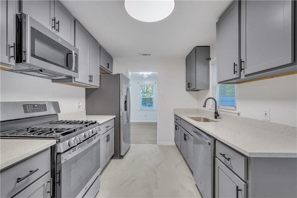 3 bedroom, 1 bathroom, 1,044 sq ft single family residence for sale at 2205 Texas Avenue, Savannah, GA 31404 — photo 7