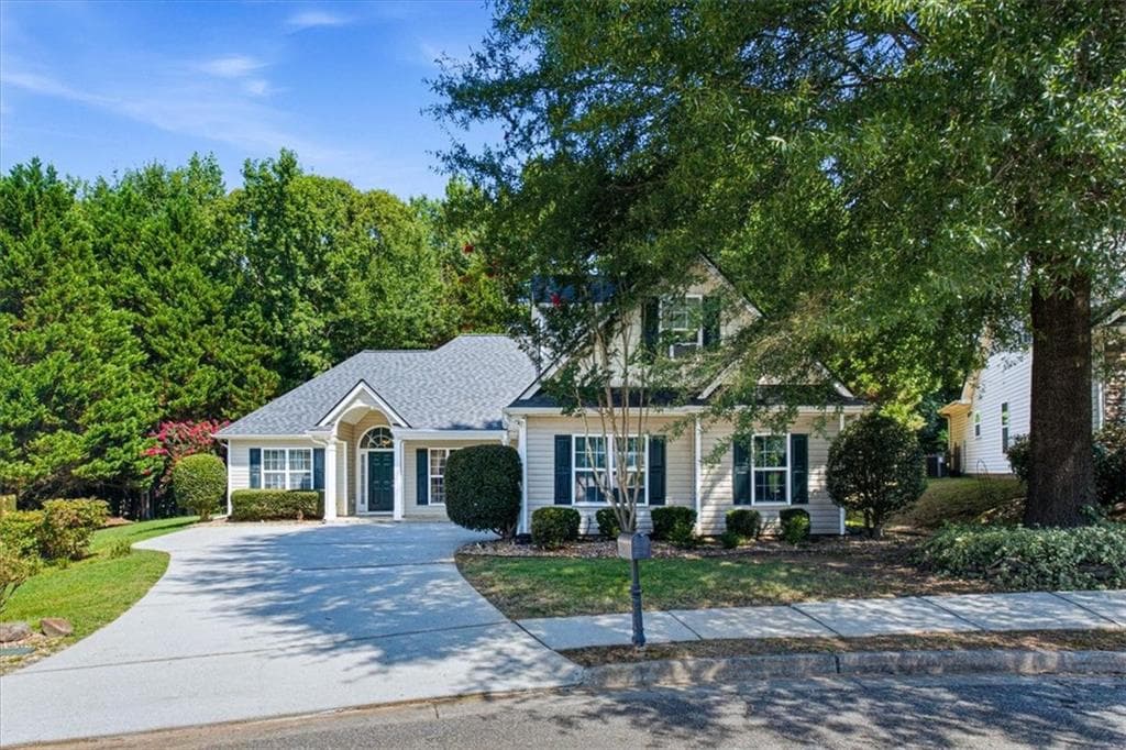 100 Avondale Circle, Newnan, GA 30265 — most recent listing photo