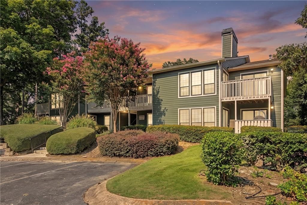 2 bedroom, 2 bathroom, 1,270 sq ft condominium for sale at 4612 Vinings Central Run 133, Atlanta, GA 30339