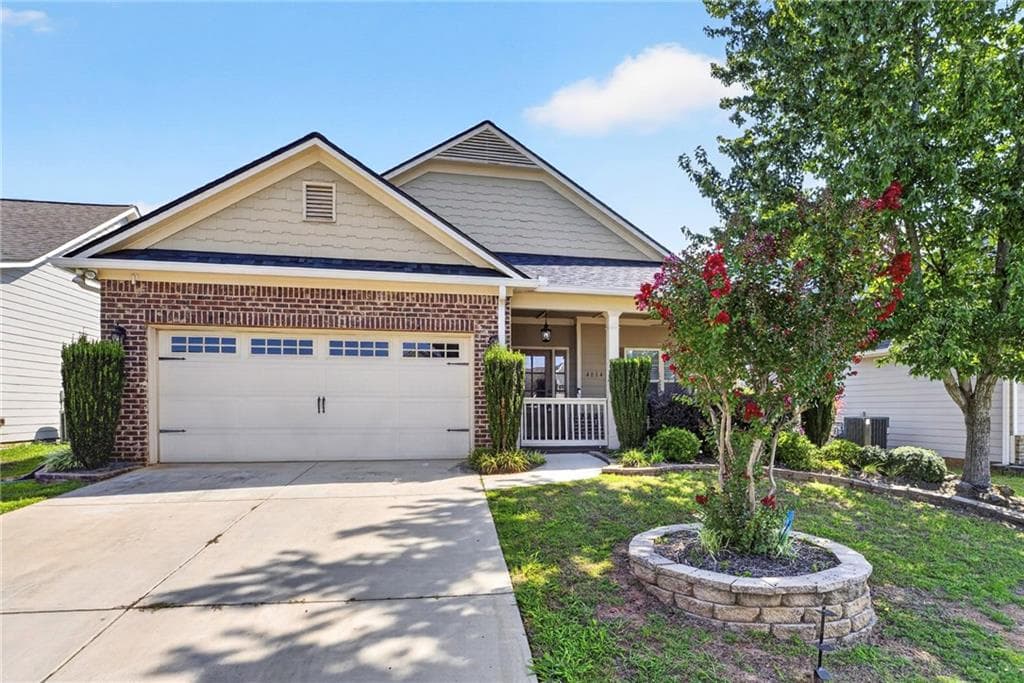 3 bedroom, 2 bathroom, 1,677 sq ft single family residence for sale at 4814 Lost Creek Drive, Gainesville, GA 30504 — photo 2