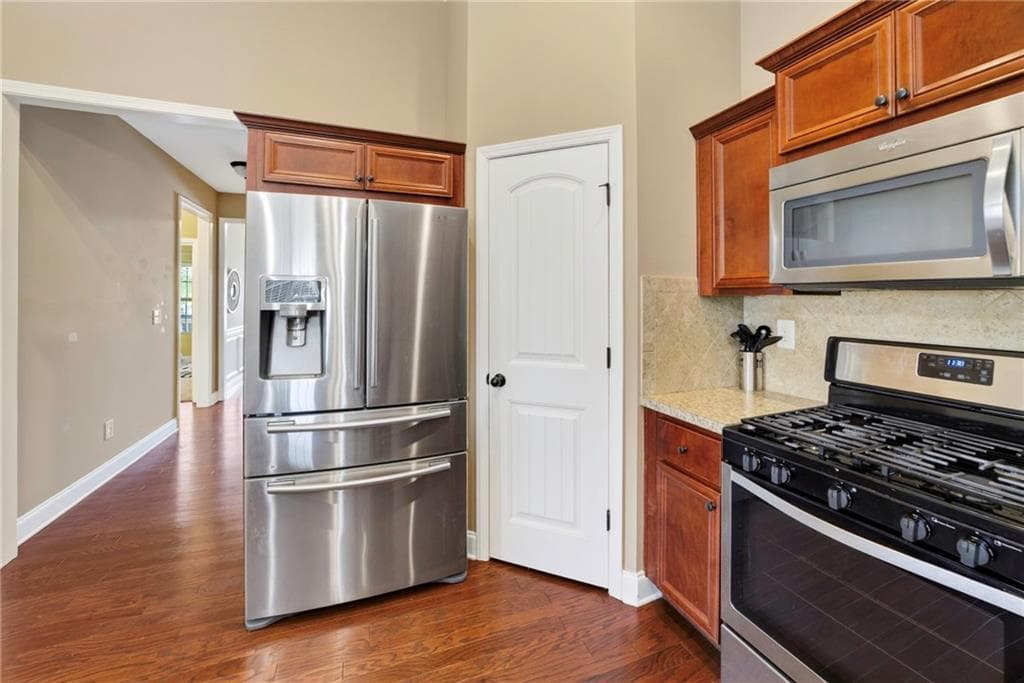 3 bedroom, 2 bathroom, 1,677 sq ft single family residence for sale at 4814 Lost Creek Drive, Gainesville, GA 30504 — photo 8