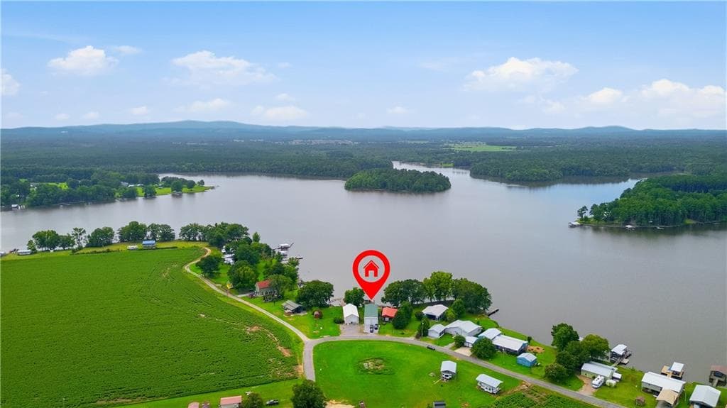 3 bedroom, 2 bathroom, 1,600 sq ft single family residence under contract at 165 County Road 783, Centre, AL 35960 — photo 3
