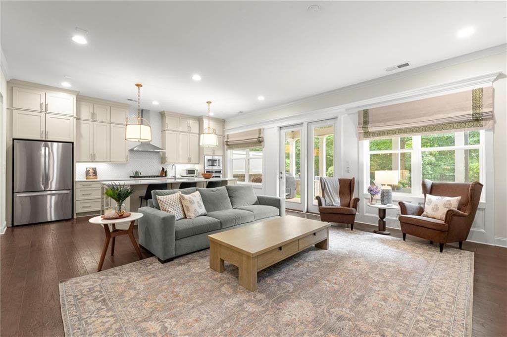 4 bedroom, 4 bathroom, 3,749 sq ft townhouse under contract at 4427 Cheston Bend, Roswell, GA 30075 — photo 3