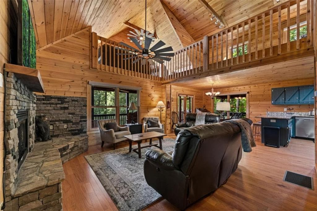 3 bedroom, 3 bathroom, 2,660 sq ft single family residence for sale at 1571 W Campbell Camp Road, Blue Ridge, GA 30513 — photo 3