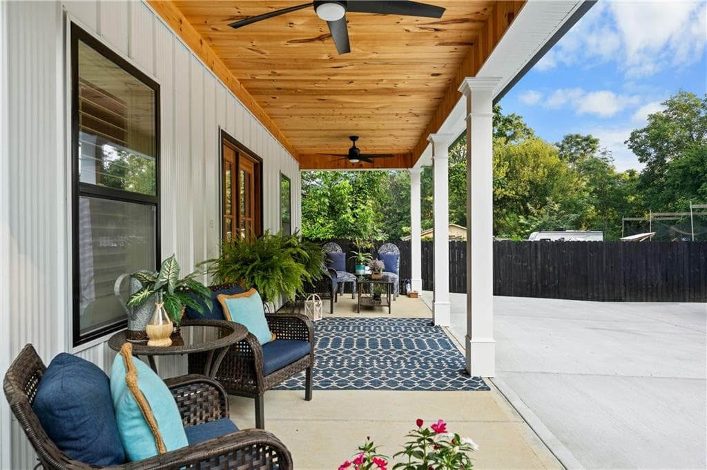 3 bedroom, 3 bathroom, 2,800 sq ft single family residence for sale at 225 N Erwin Street, Cartersville, GA 30120 — photo 3