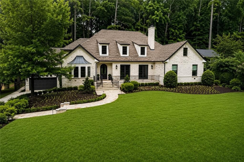 5 bedroom, 7 bathroom, 7,206 sq ft single family residence for sale at 3659 Northside Drive, Atlanta, GA 30305 — photo 2