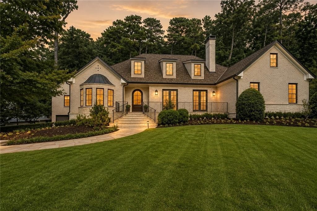 5 bedroom, 7 bathroom, 7,206 sq ft single family residence for sale at 3659 Northside Drive, Atlanta, GA 30305 — photo 3