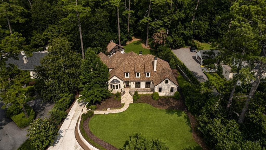 5 bedroom, 7 bathroom, 7,206 sq ft single family residence for sale at 3659 Northside Drive, Atlanta, GA 30305 — photo 5