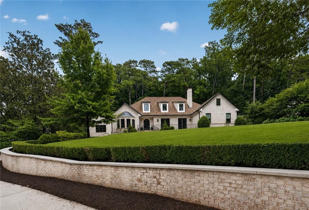 5 bedroom, 7 bathroom, 7,206 sq ft single family residence for sale at 3659 Northside Drive, Atlanta, GA 30305 — photo 7