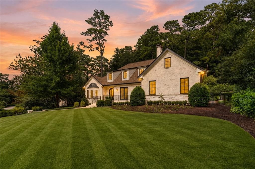 5 bedroom, 7 bathroom, 7,206 sq ft single family residence for sale at 3659 Northside Drive, Atlanta, GA 30305 — photo 9