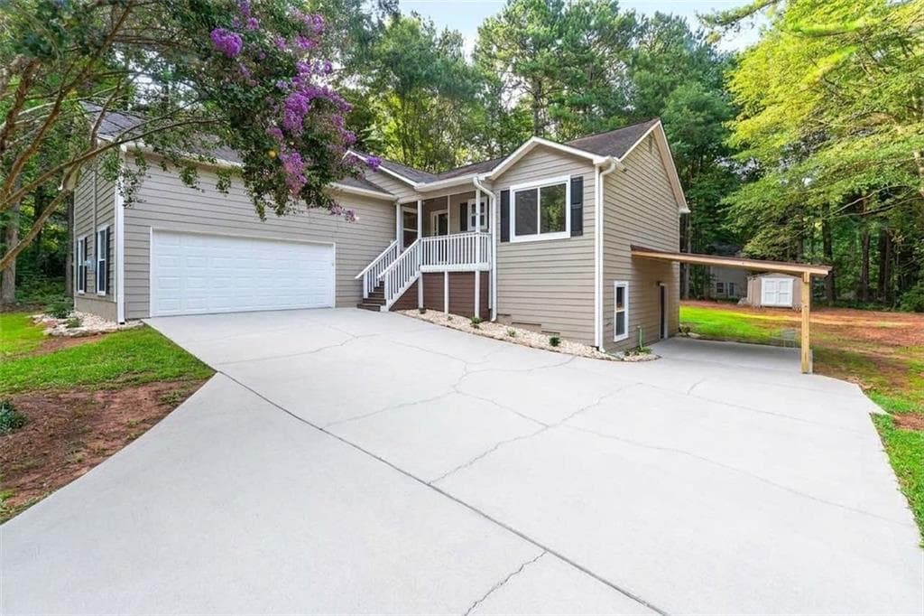 6 bedroom, 3 bathroom, 2,768 sq ft single family residence under contract at 13 Old Mill Court, Stockbridge, GA 30281