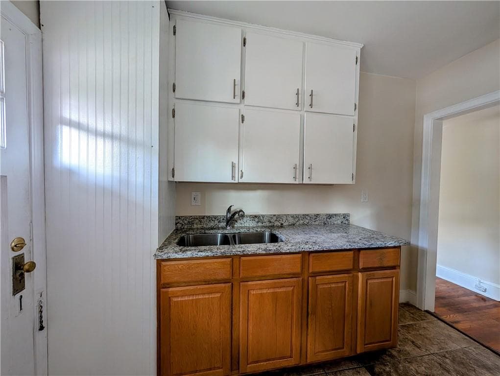 1 bedroom, 1 bathroom, 750 sq ft apartment for rent at 1761 John Calvin Avenue 4, Atlanta, GA 30337 for $1,175 a month — photo 10