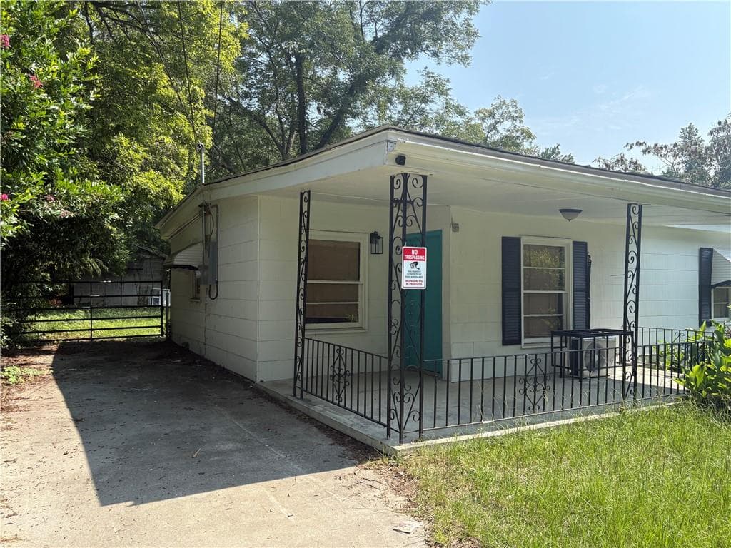 2 bedroom, 1 bathroom, 832 sq ft single family residence for sale at 4049 Villa Avenue, Macon, GA 31204 — photo 2