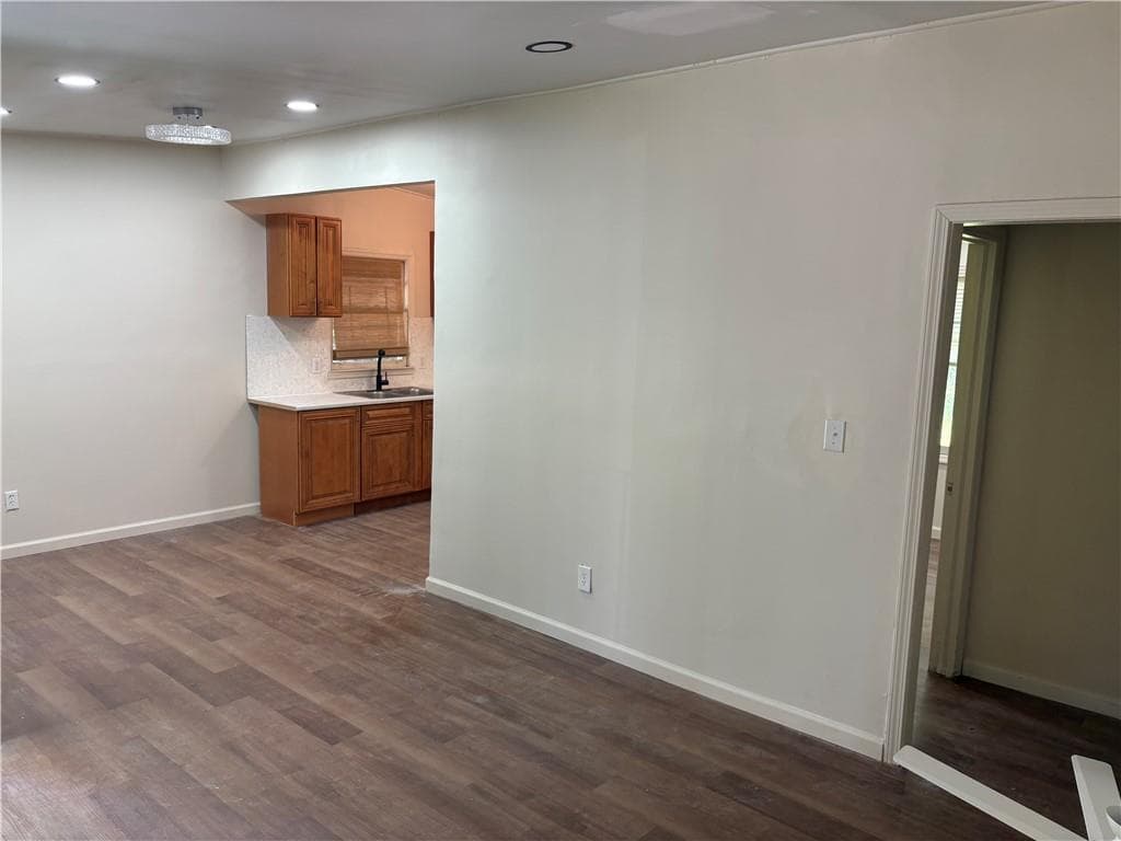 2 bedroom, 1 bathroom, 832 sq ft single family residence for sale at 4049 Villa Avenue, Macon, GA 31204 — photo 3
