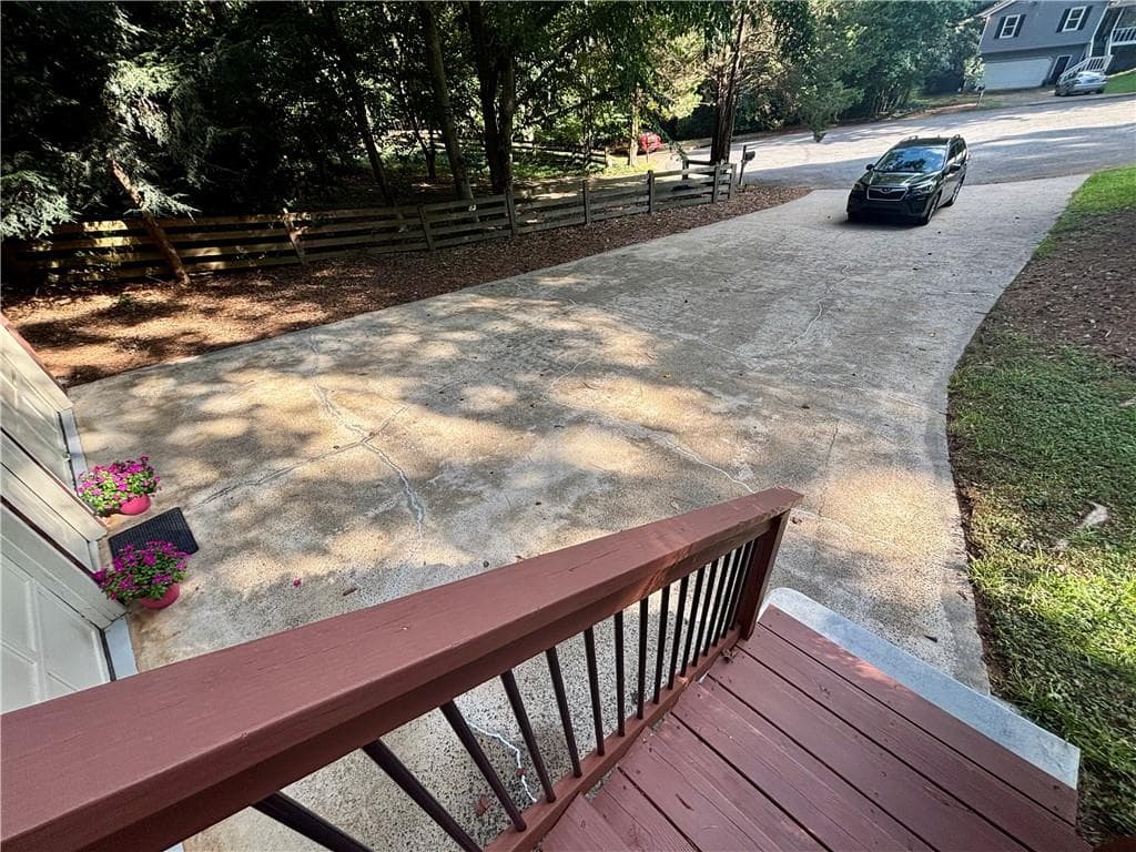 3 bedroom, 2 bathroom, 2,137 sq ft single family residence for sale at 104 Southfork Drive, Woodstock, GA 30189 — photo 2