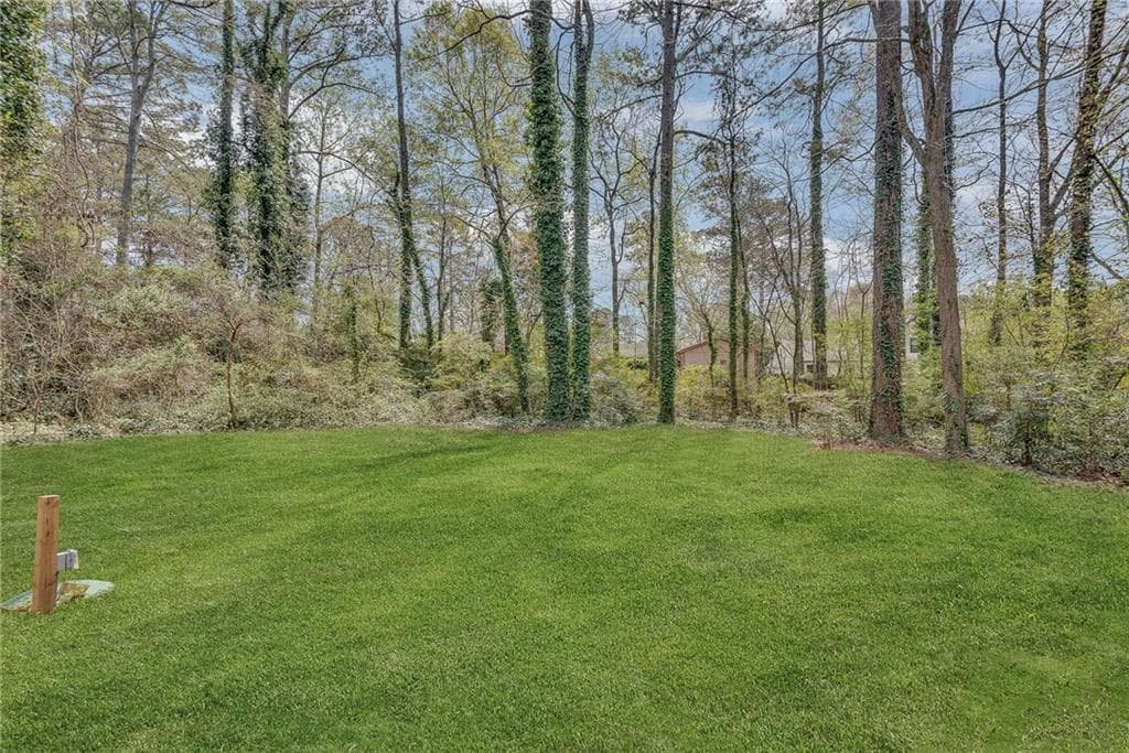 5 bedroom, 3 bathroom, 2,119 sq ft single family residence under contract at 3394 Dearwood Drive, Lilburn, GA 30047 — photo 6