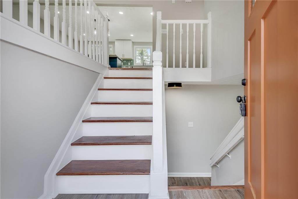 5 bedroom, 3 bathroom, 2,119 sq ft single family residence under contract at 3394 Dearwood Drive, Lilburn, GA 30047 — photo 7