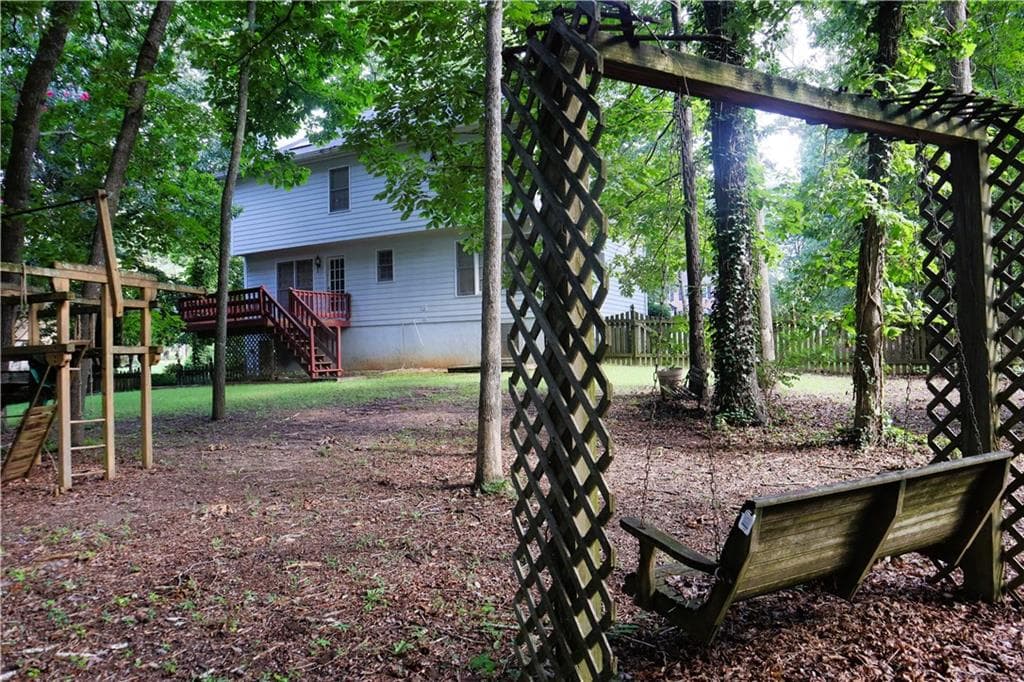 5 bedroom, 4 bathroom, 2,409 sq ft single family residence for sale at 220 Creekwood Trail, Fayetteville, GA 30214 — photo 6