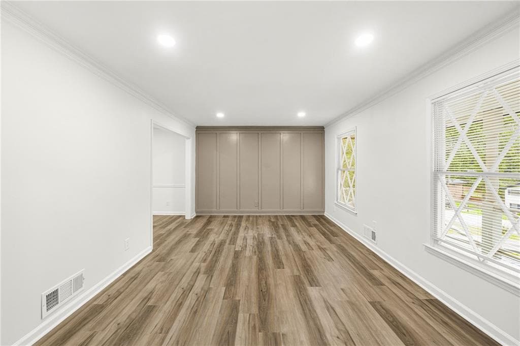 4 bedroom, 3 bathroom, 2,635 sq ft single family residence for sale at 4447 Lake Breeze Drive, Stone Mountain, GA 30083 — photo 5