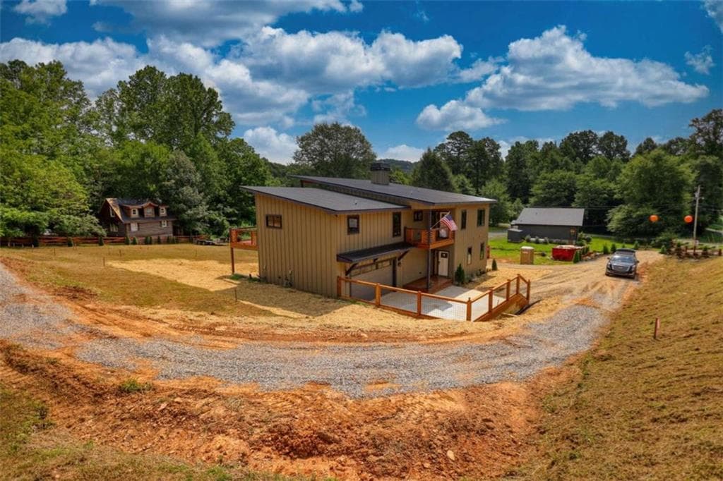 5 bedroom, 4 bathroom, 4,300 sq ft single family residence for sale at 483 Church Street, Blue Ridge, GA 30513 — photo 6