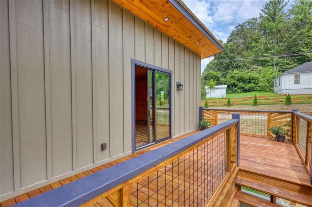 5 bedroom, 4 bathroom, 4,300 sq ft single family residence for sale at 483 Church Street, Blue Ridge, GA 30513 — photo 7