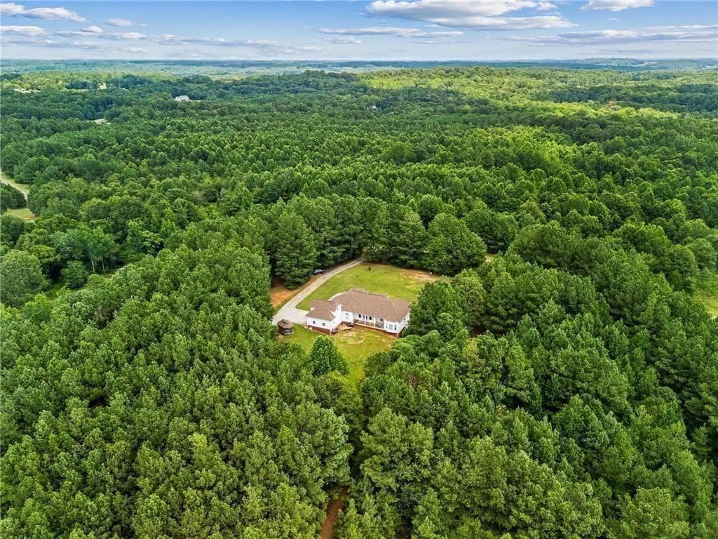 4 bedroom, 3 bathroom, 2,797 sq ft single family residence for sale at 166 Freedom Lane, Commerce, GA 30530 — photo 9