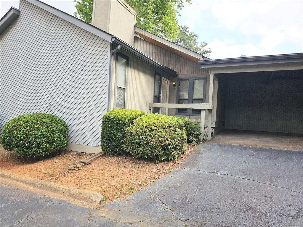 2 bedroom, 2 bathroom, 1,880 sq ft condominium for sale at 5025 Highland Club Drive, Marietta, GA 30068 — photo 3