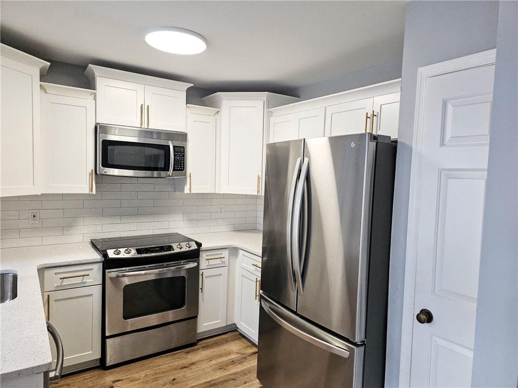 2 bedroom, 2 bathroom, 1,880 sq ft condominium for sale at 5025 Highland Club Drive, Marietta, GA 30068 — photo 6