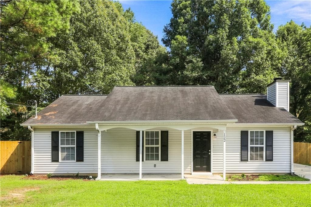 3 bedroom, 2 bathroom, 1,176 sq ft single family residence under contract at 122 Southern Trace Way, Rockmart, GA 30153