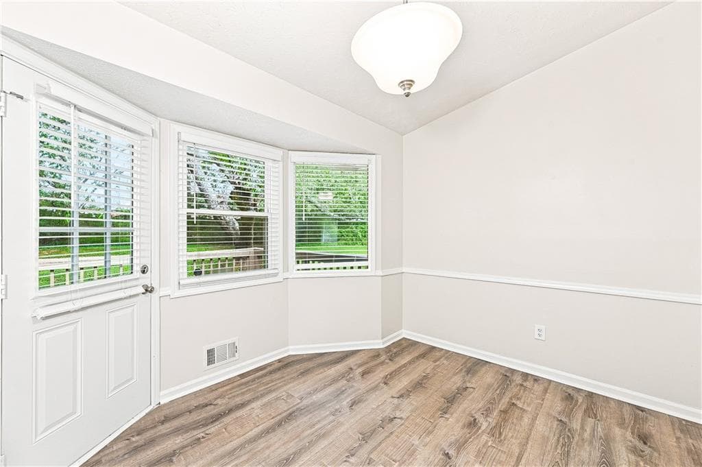 4 bedroom, 2 bathroom, 1,989 sq ft single family residence for sale at 949 Falconcrest Drive, Lawrenceville, GA 30043 — photo 5