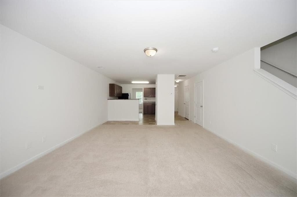 3 bedroom, 3 bathroom, 1,632 sq ft townhouse for sale at 2543 Piering Drive, Lithonia, GA 30038 — photo 2