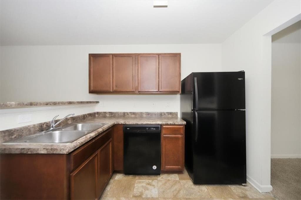 3 bedroom, 3 bathroom, 1,632 sq ft townhouse for sale at 2543 Piering Drive, Lithonia, GA 30038 — photo 4