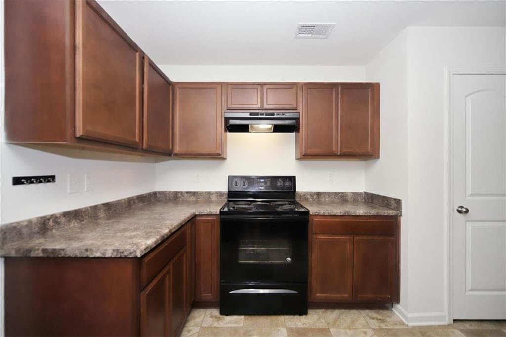 3 bedroom, 3 bathroom, 1,632 sq ft townhouse for sale at 2543 Piering Drive, Lithonia, GA 30038 — photo 5