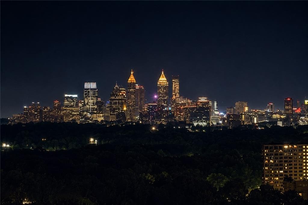 2 bedroom, 3 bathroom, 1,794 sq ft condominium for sale at 2795 Peachtree Road 1608, Atlanta, GA 30305 — photo 1 of 51