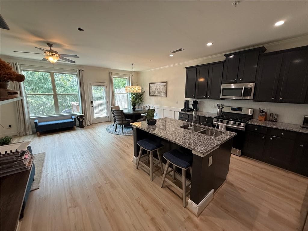 3 bedroom, 3 bathroom, 1,926 sq ft townhouse under contract at 379 Cherryhill Lane, Woodstock, GA 30188 — photo 7