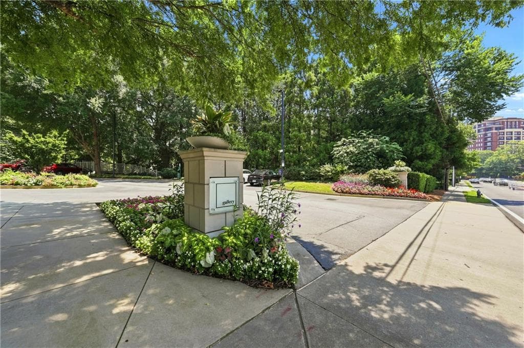 2 bedroom, 3 bathroom, 1,794 sq ft condominium for sale at 2795 Peachtree Road 1608, Atlanta, GA 30305 — photo 6