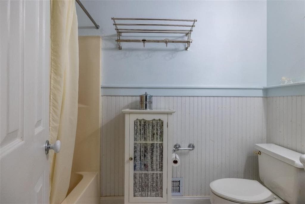 3 bedroom, 2 bathroom, 2,755 sq ft single family residence for sale at 606 Rose Creek Cove, Woodstock, GA 30189 — photo 9