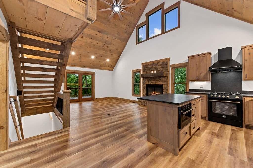 3 bedroom, 4 bathroom, 2,176 sq ft single family residence for sale at 144 Highlands Gap, Mineral Bluff, GA 30559 — photo 3