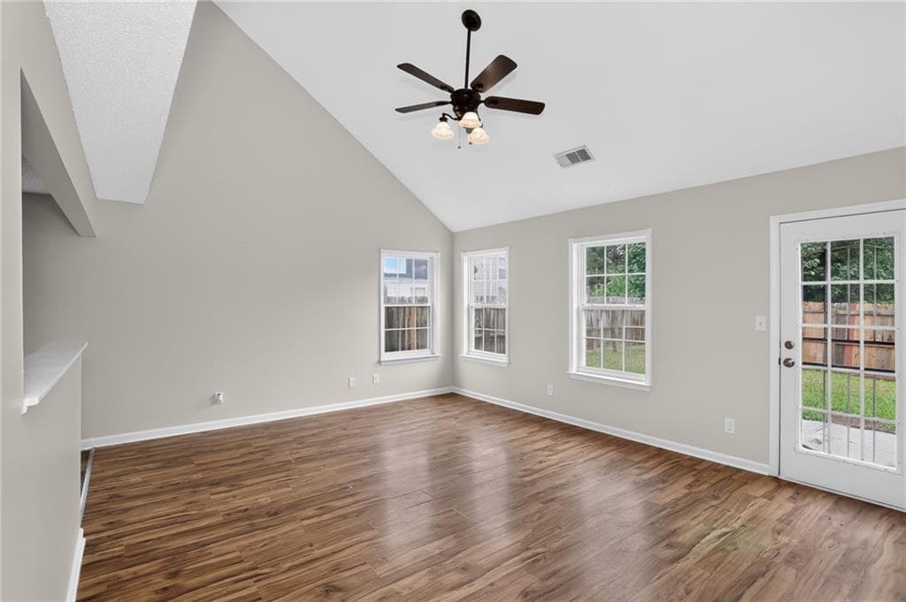 2 bedroom, 3 bathroom, 1,163 sq ft single family residence under contract at 3502 Devon Chase Road, Atlanta, GA 30349 — photo 4