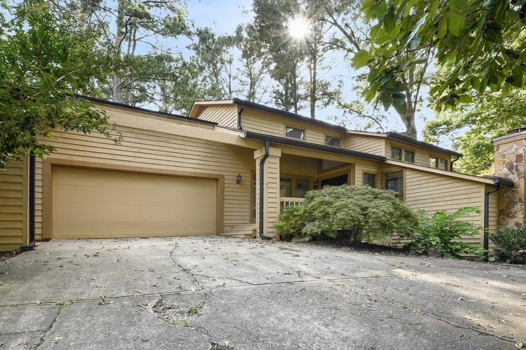 4 bedroom, 4 bathroom, 2,625 sq ft single family residence for rent at 1000 Muirfield Drive, Marietta, GA 30068 for $3,200 a month — photo 2