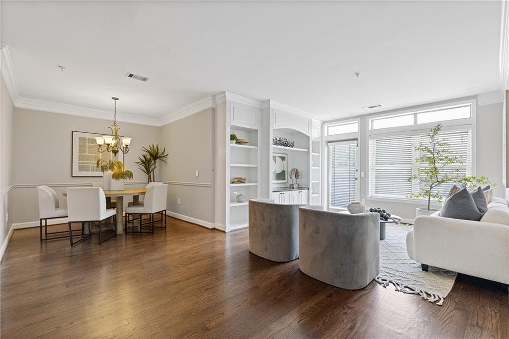 3 bedroom, 2 bathroom, 1,620 sq ft condominium under contract at 3334 Peachtree Road 109, Atlanta, GA 30326