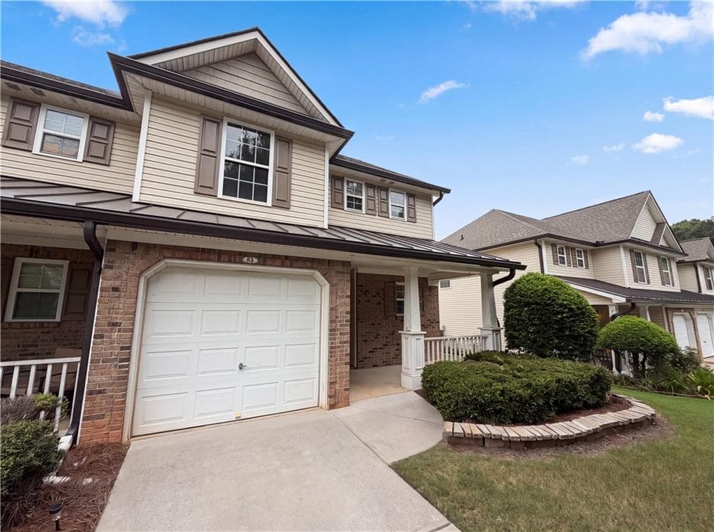 2 bedroom, 3 bathroom, 2,614 sq ft townhouse under contract at 93 Darbys Crossing Court, Hiram, GA 30141 — photo 2