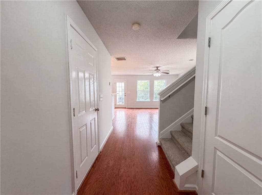 2 bedroom, 3 bathroom, 2,614 sq ft townhouse under contract at 93 Darbys Crossing Court, Hiram, GA 30141 — photo 3