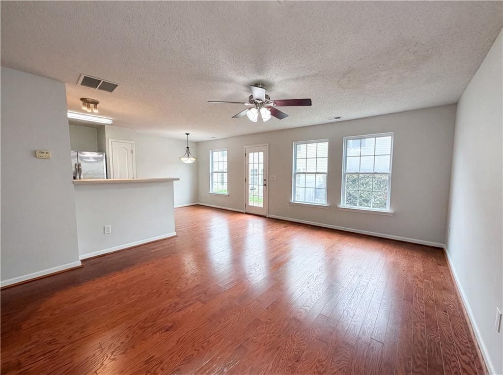 2 bedroom, 3 bathroom, 2,614 sq ft townhouse under contract at 93 Darbys Crossing Court, Hiram, GA 30141 — photo 6