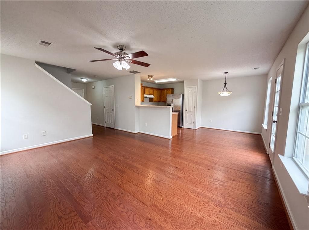 2 bedroom, 3 bathroom, 2,614 sq ft townhouse under contract at 93 Darbys Crossing Court, Hiram, GA 30141 — photo 7