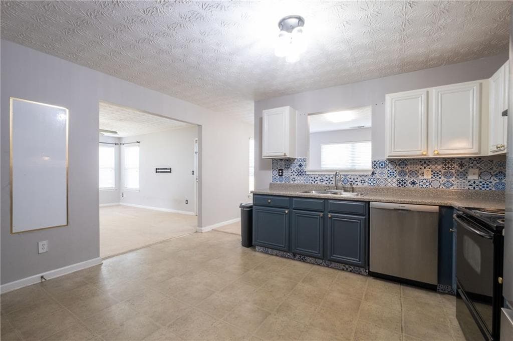 4 bedroom, 3 bathroom, 1,836 sq ft single family residence for sale at 315 Furrow Creek Court, Jackson, GA 30233 — photo 9