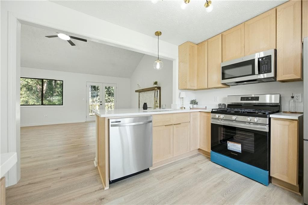 4 bedroom, 2 bathroom, 1,688 sq ft single family residence under contract at 1290 Shallowford Road, Marietta, GA 30066 — photo 9