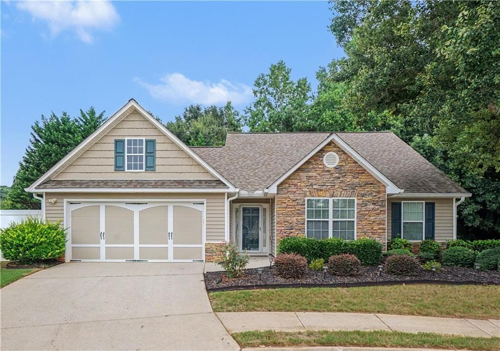 3 bedroom, 2 bathroom, 1,490 sq ft single family residence for sale at 31 Bramble Court, Jefferson, GA 30549 — photo 1 of 28