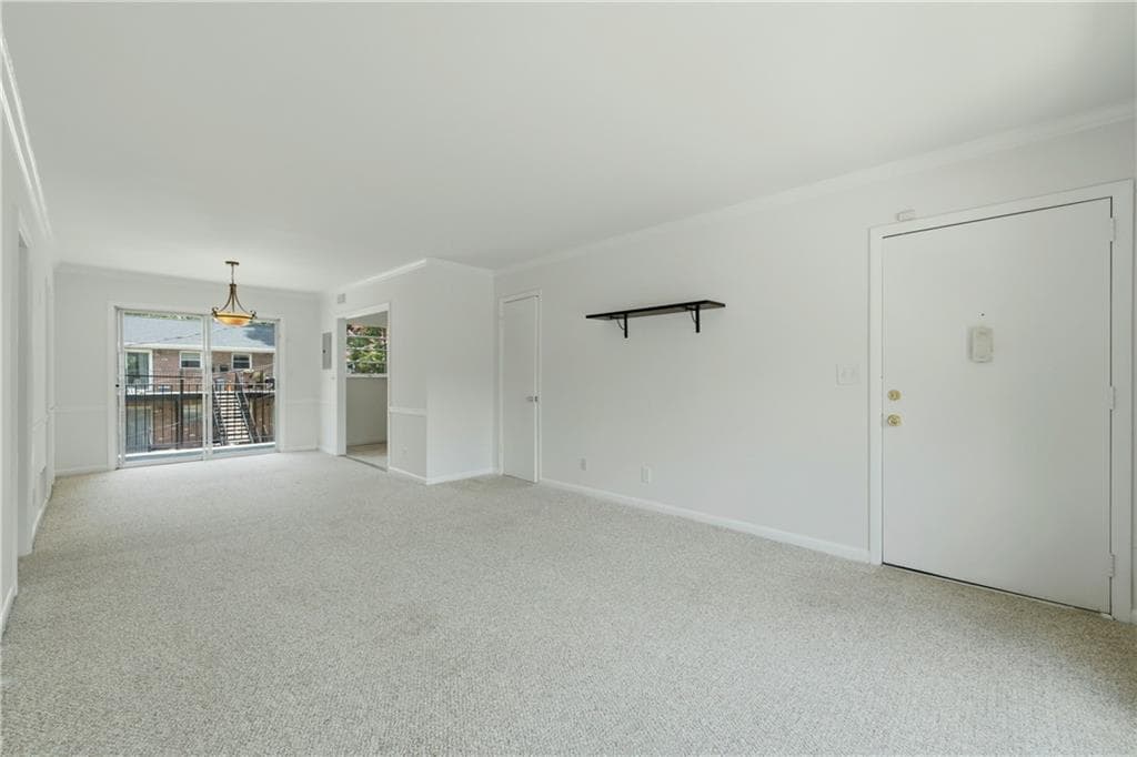 2 bedroom, 1 bathroom, 923 sq ft condominium for sale at 510 Coventry Road 3C, Decatur, GA 30030 — photo 5