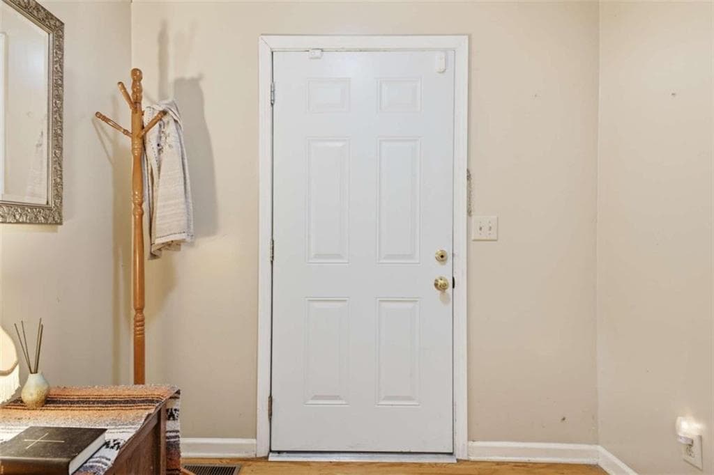 3 bedroom, 3 bathroom, 2,847 sq ft single family residence under contract at 242 Pine Pitch Road, Cedartown, GA 30125 — photo 2